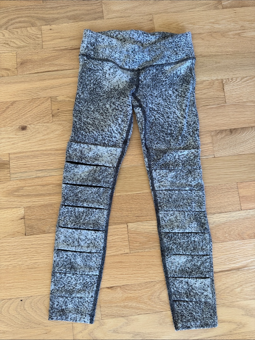 Ivivva Heathered Black and White Active Leggings